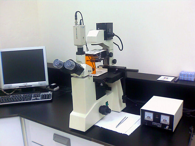 倒立螢光顯微鏡